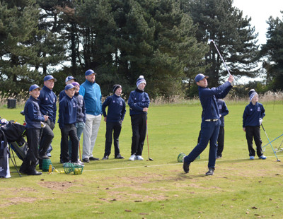 Golf gallery 3